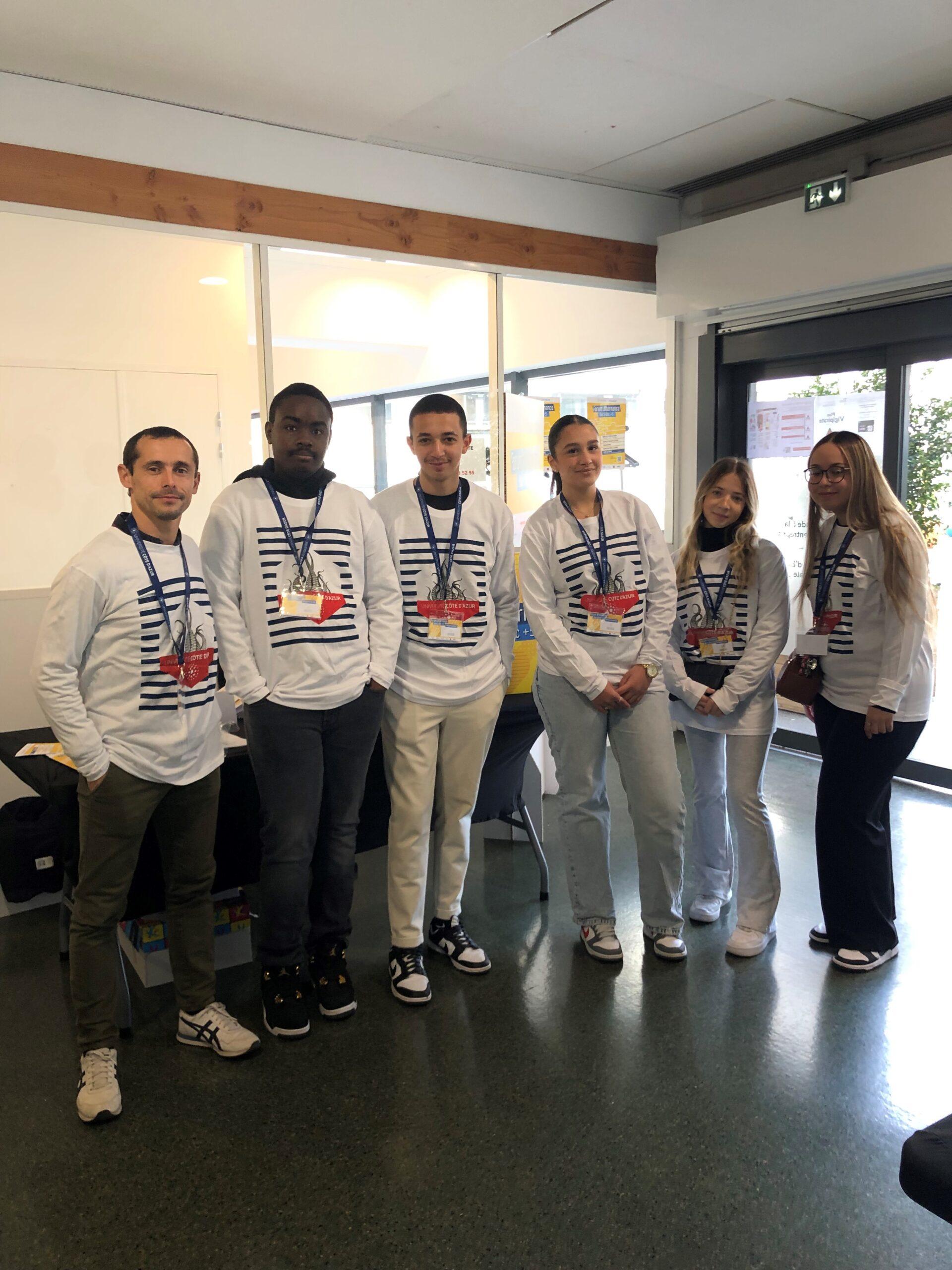 Accueil des exposants par les élèves de TMAC sur le Salon de l'alternance